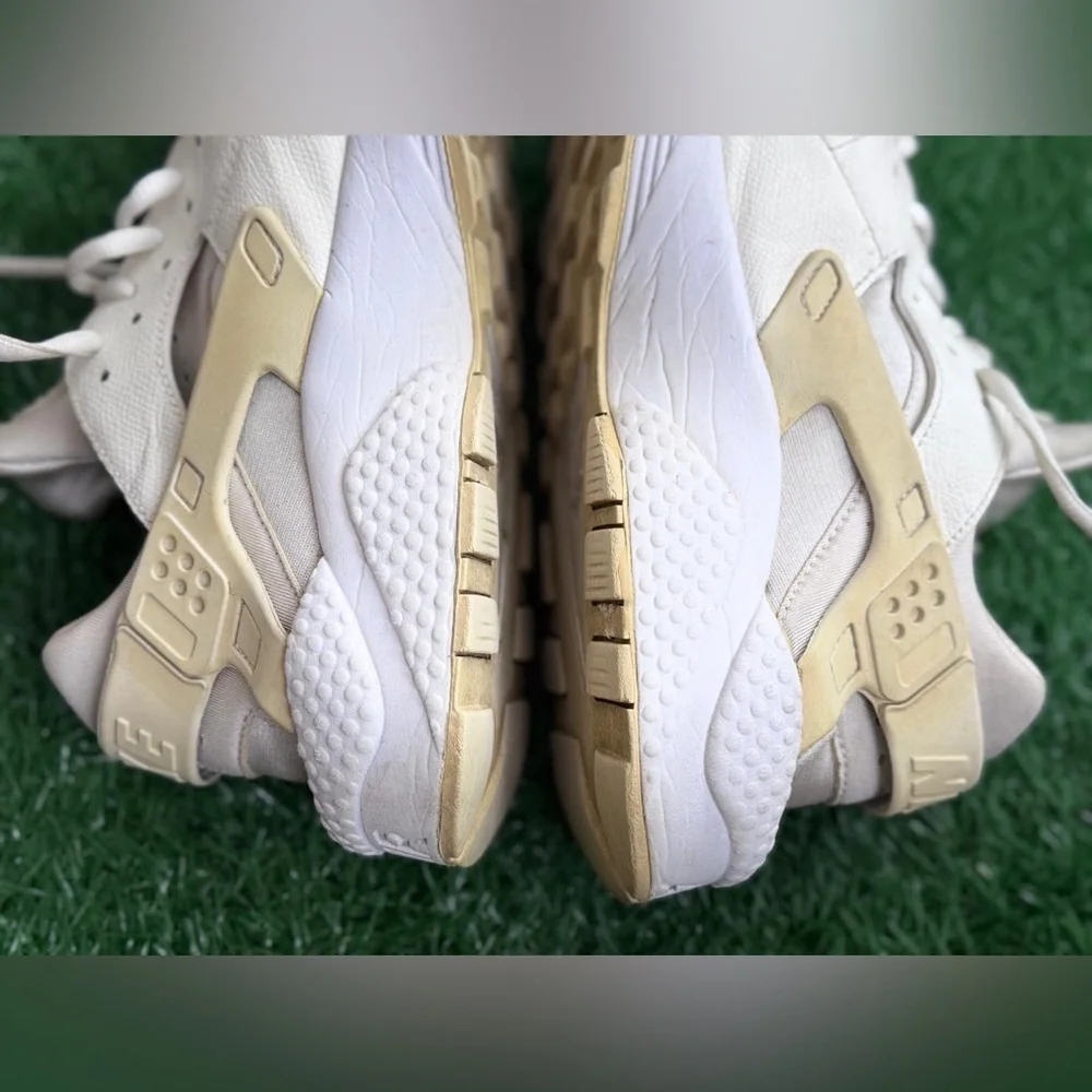 Nike Air Huarache Run White‎ White (Women's) Size 9